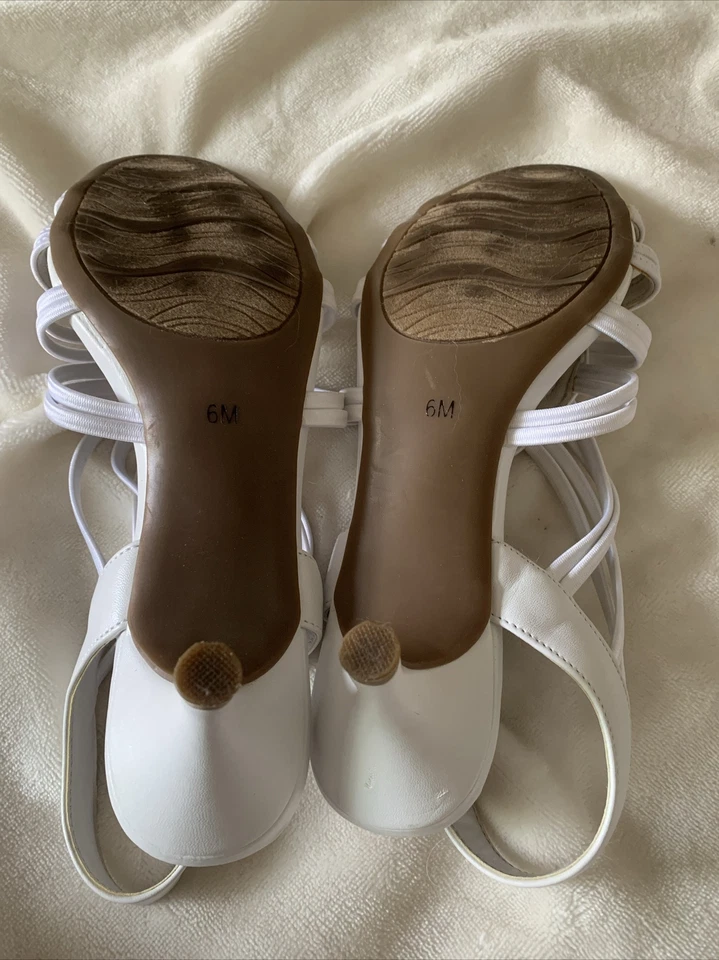 Sandalias blancas Impo para mujer 6 medianas (B,M) Foto 2 de 4