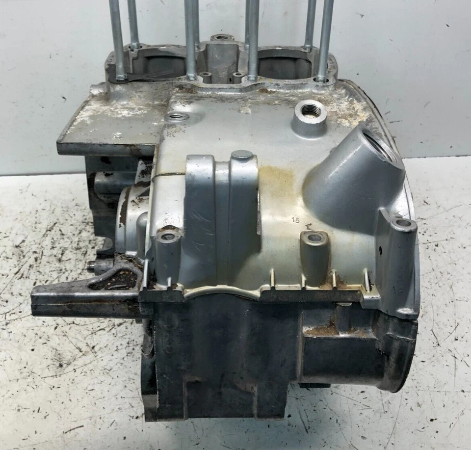 雅马哈 XS2 650 XS 650 发动机保护壳/顶部和底部 + 硬件 (1972) — 第 3/4 张图片