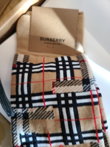 New Burberry Men’s Signature Logo- New with Tags. Large. Authentic - Picture 8 of 9