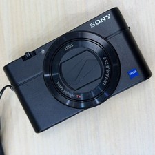 SONY DSC-RX100 III 20.1MP Digital Camera with Viewfinder Tiltable Screen