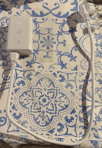 2x Ubiquiti Networks Unifi PoE Adapter (15W) AC Pro etc. mit Kabel