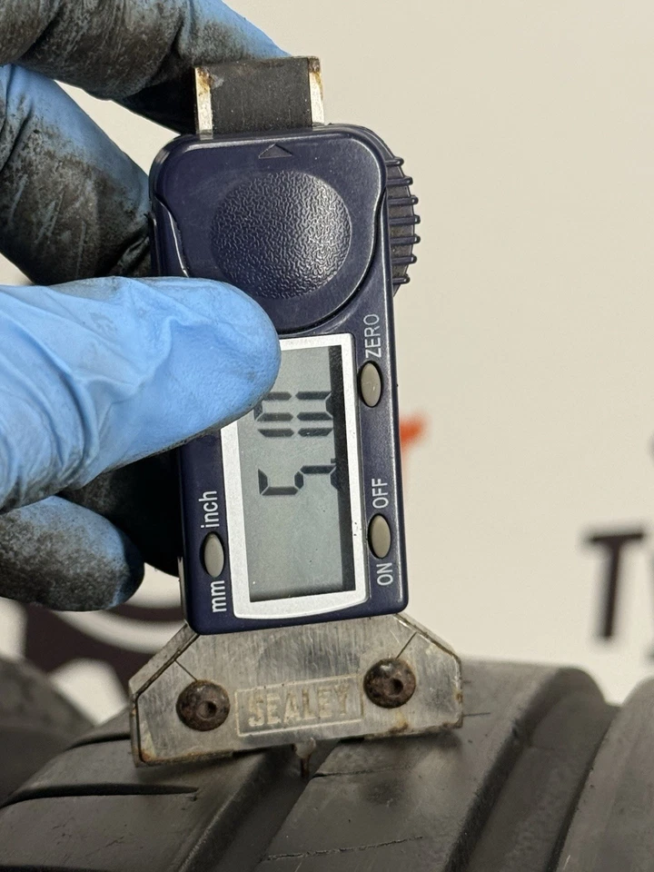 2x 205 45 R17 88W XL DUNLOP SPORTMAXX RT 5-6+mm TESTED FREE FITTING - Image 2 of 4