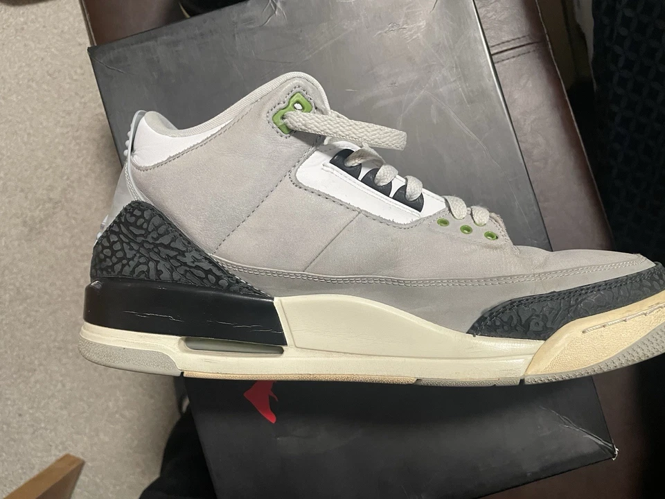 Talla 12 - Air Jordan 3 Retro Clorofila Foto 3 de 4