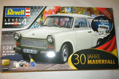 REVELL® 07619 1:24 Geschenkset 30 Jahre Mauerfall Modellbausatz Trabant 601S NEU