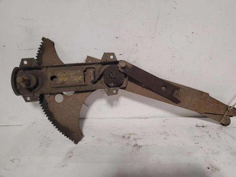 Passenger Right Front Window Regulator Manual Fits 84-88 FIERO 573031 - Image 2 of 3