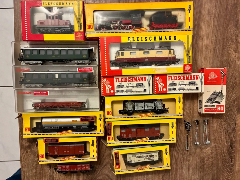 Fleischmann HO Konvolut Loks und div. Wagen