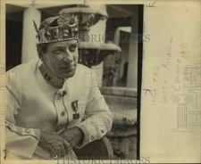1980 Press Photo Rey Feo King Logan Stewart Wears Crown - sap49402