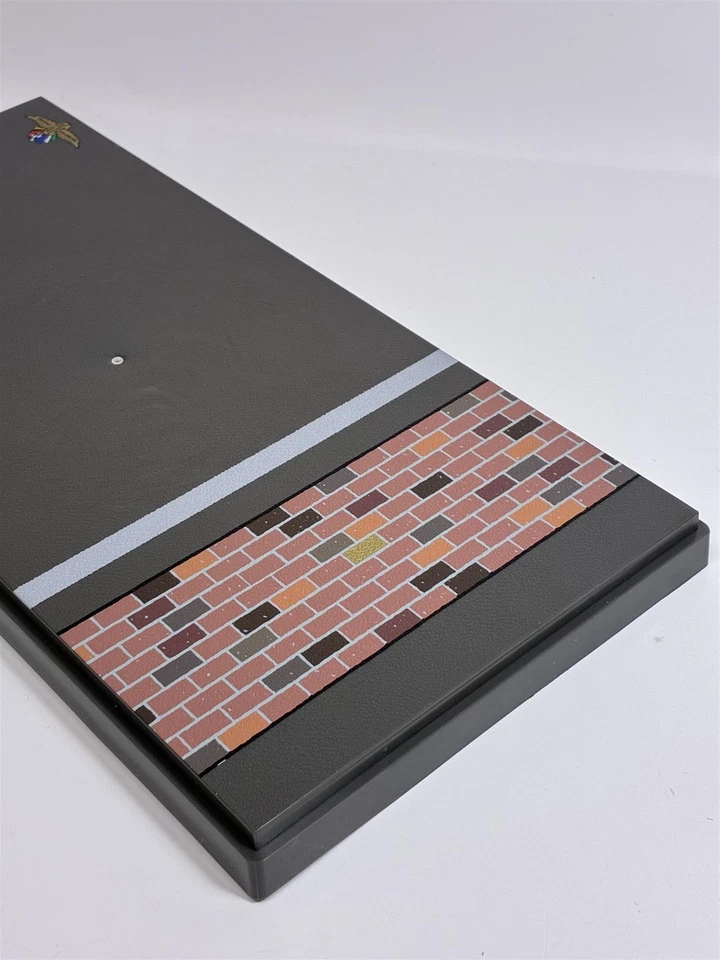 Display Case Indianapolis Special Edition 1:18 Scale Greenlight 55021 - Image 2 of 3