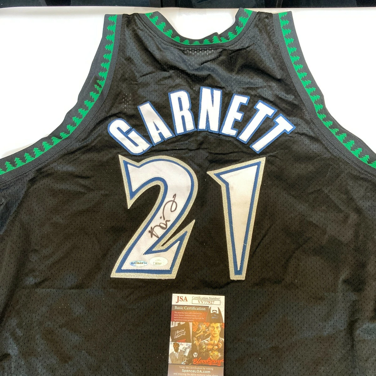 Kevin Garnett Memorabilia, Kevin Garnett Collectibles, NBA Kevin Garnett  Signed Gear