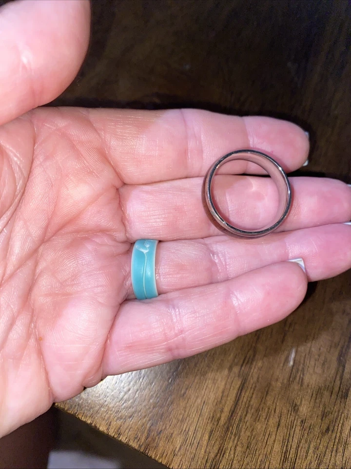 Anillo Joyería Tres Llaves Madera Tonificada Marrón Foto 4 de 4