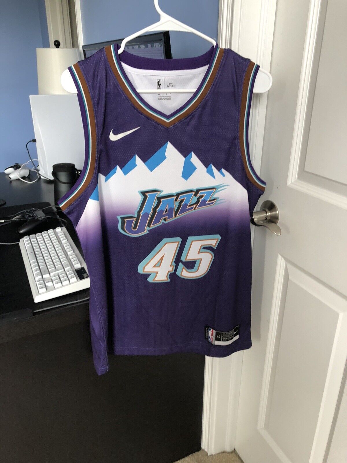 Utah Jazz Throwback Jerseys, Vintage NBA Gear