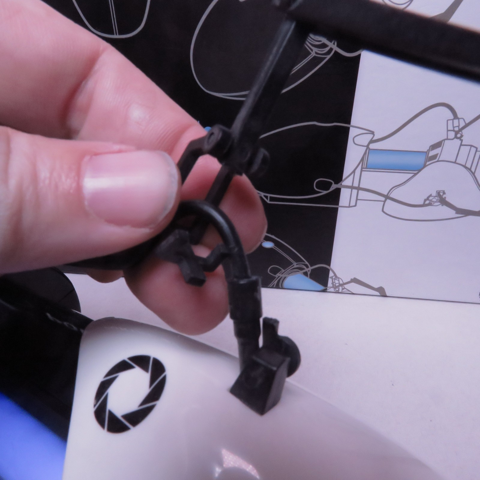 Portal 2 Aperture Science Portal Gun Replica Miniature Mini ThinkGeek READ