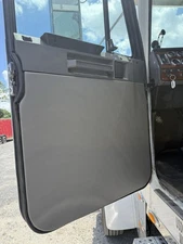 Freightliner Classic/Fld Door Panels(1993-2010)