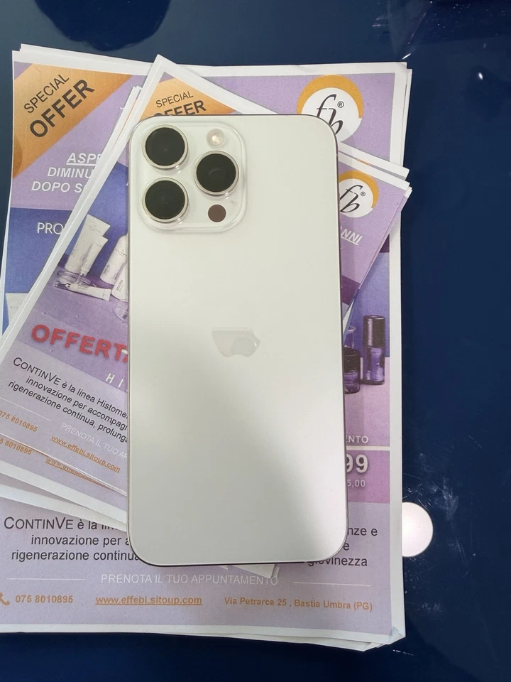 Apple iPhone 15 Pro Max - 256GB - Titanio Bianco usato come nuovo - Immagine 2 di 4