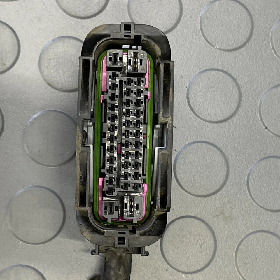 Módulo de controle de chassi Chevrolet Tahoe 2015-2020 84012572 fabricante de equipamento original - Imagem 4 de 4