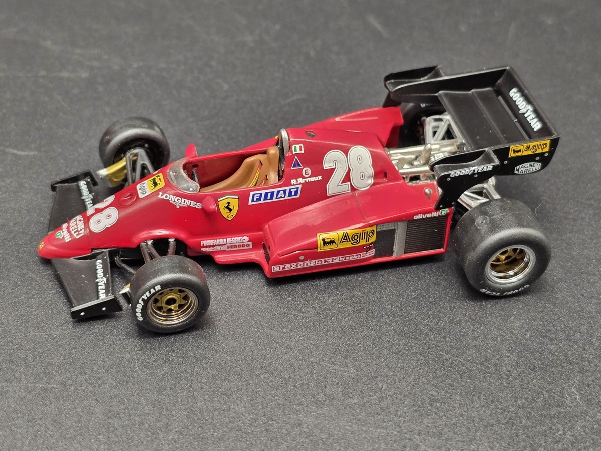 イクソ 1/43 フェラーリ 126C3 #28 R.アルヌー イクソ 1/43 フェラーリ126C3 #28 1983 R.アルヌーの通販 by