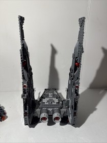 LEGO Star Wars: Kylo Ren's Command Shuttle (75104) Kylo Ren minifigure + 4 more