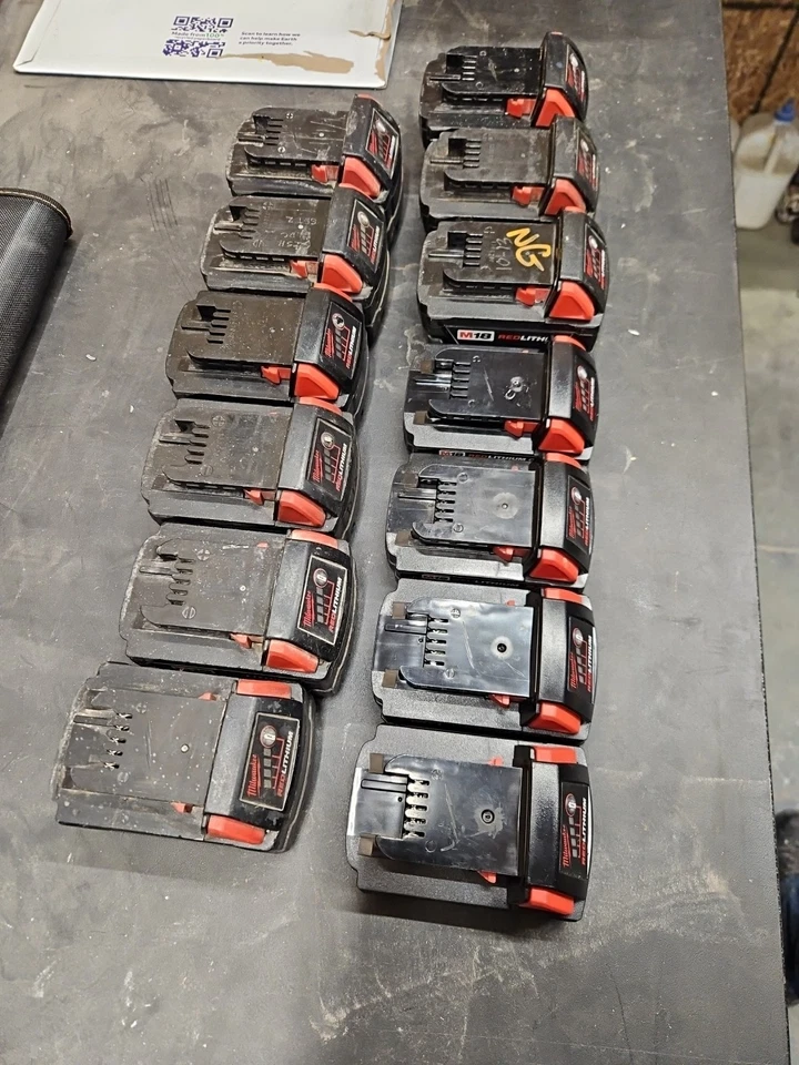 Huge Milwaukee Tool Lot  Of 13 Batteries And Parts.  - Image 3 of 4