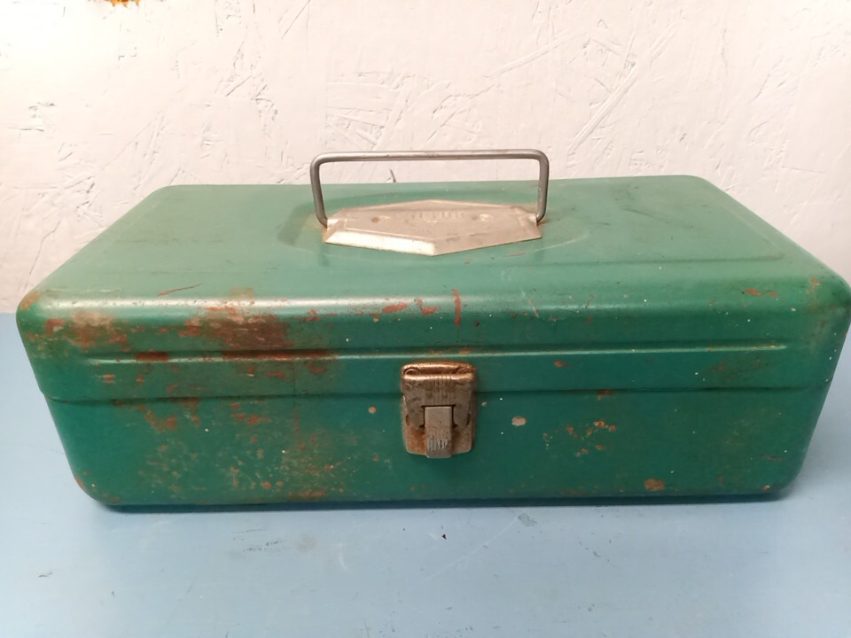 Vintage Victor Metal Tool/Tackle Box Green (LL) | eBay