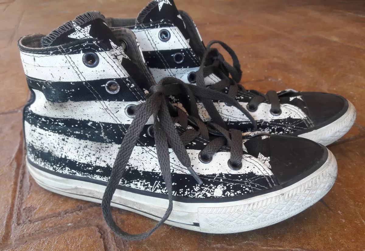 Junior black and white converse new arrivals