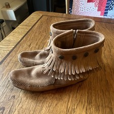 Minnetonka Women's Double Fringe Side Zip Suede Moccasin Ankle Boots Size 9 Boho