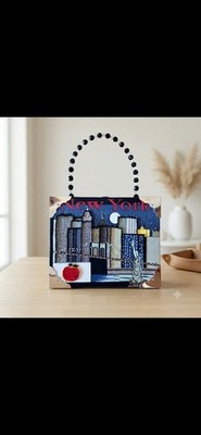 Einzigartige  New York  Vintage-Handtasche im Zigarrenkisten-Stil