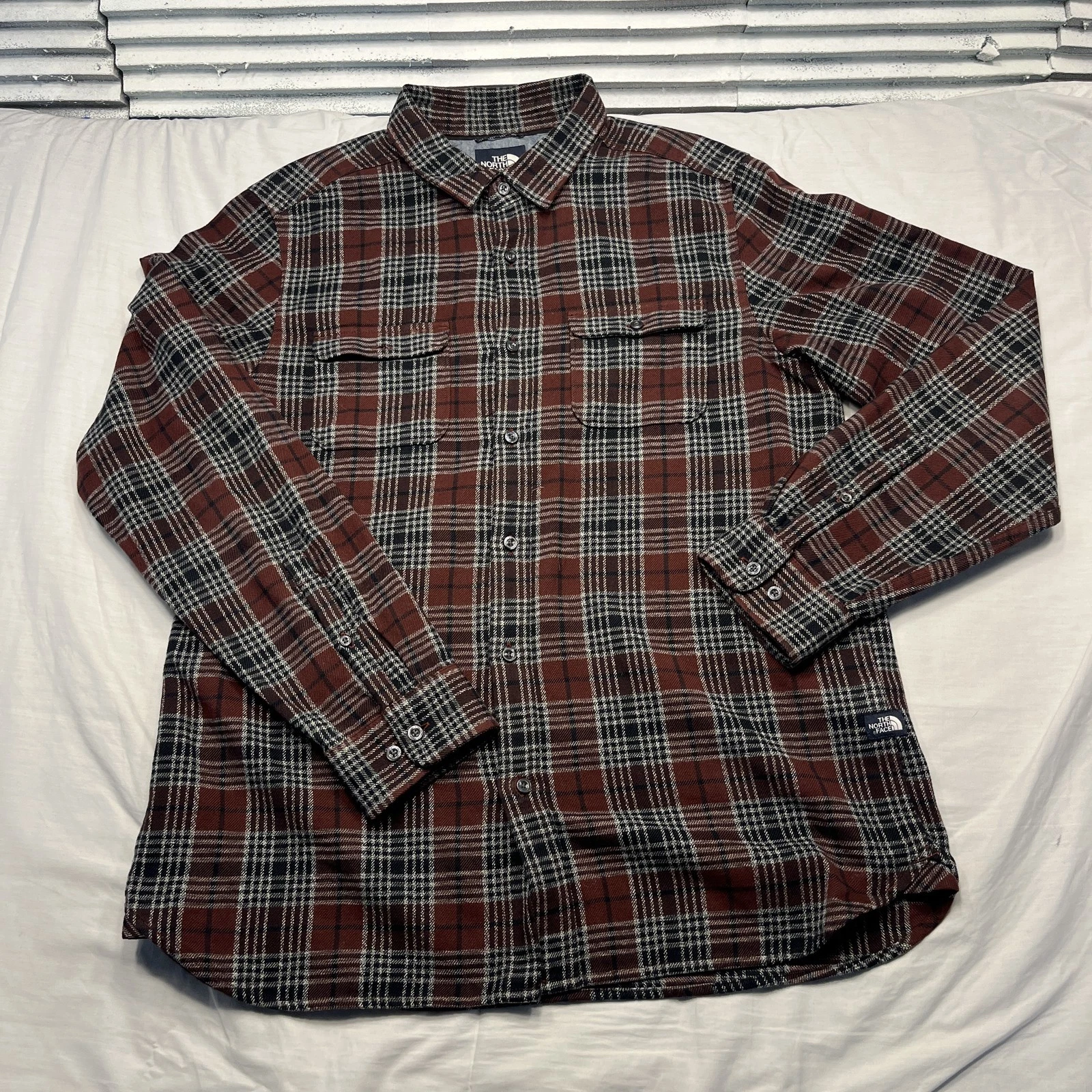 North Face Shirt Mens Large Red Black Plaid Flannel Button Up Outdoors Pocket