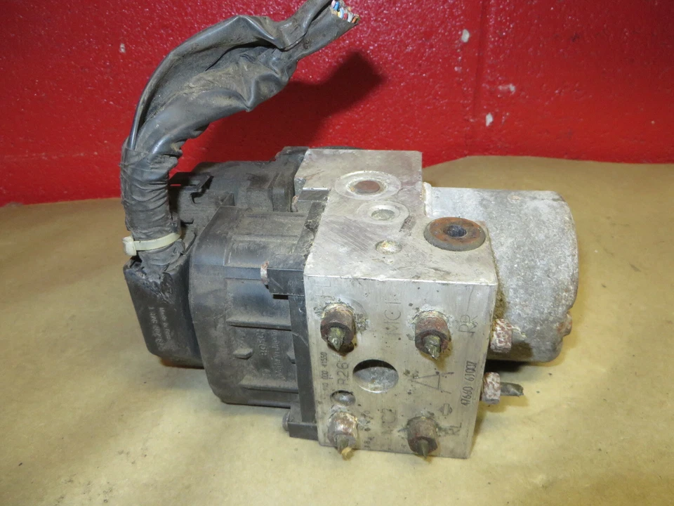 Módulo bomba antibloqueo unidad ABS Infiniti G20 01 02 2001 2002 OEM # 476606J007 Foto 2 de 4