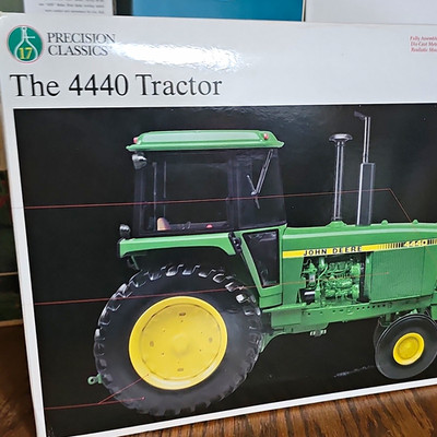 John Deere Precision Classics #17 4440 Tractor 1:16 Diecast Model in Box