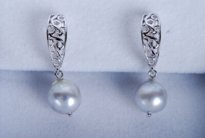 カ*ン様 IRIS SPIRA パールピアス IRIS-SPIRA Japanese Akoya Pearl Silver Pierced Earrings 2 Pearls