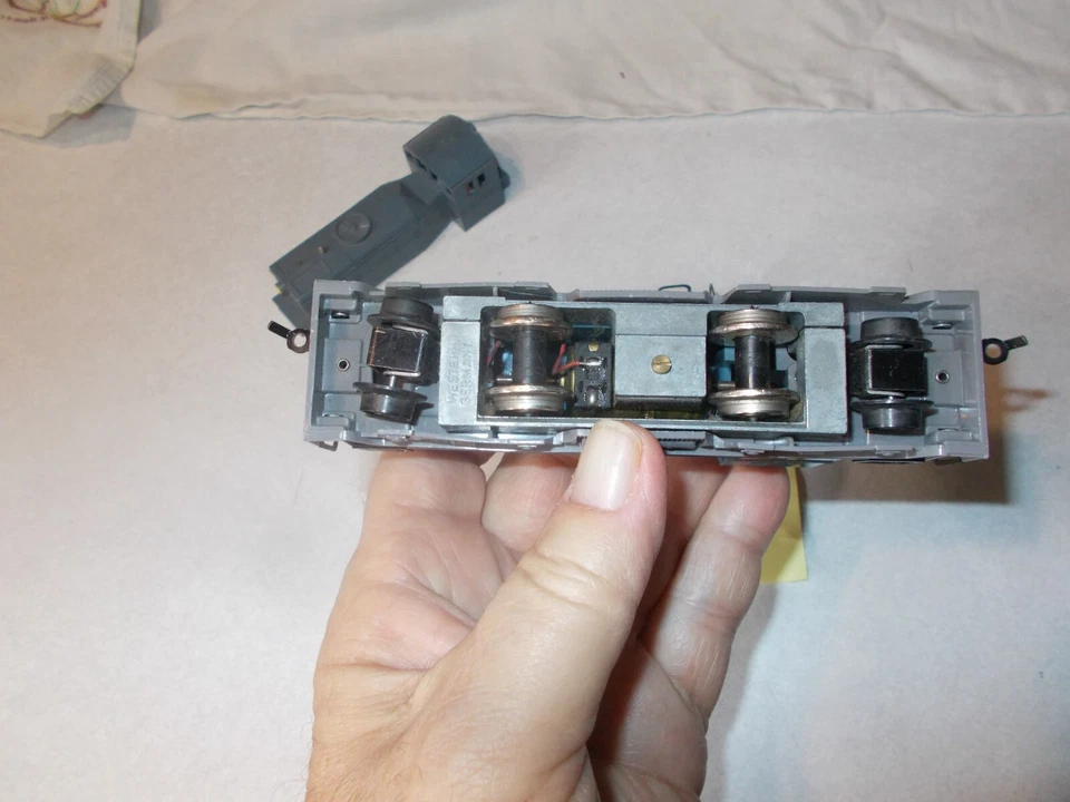 2 western Germany diesel locos,un marked,both motors run,Distler for Cragstan - Image 3 of 4