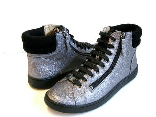 ugg w olive sneakers