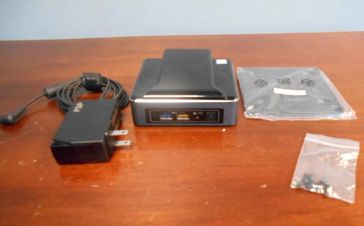Intel NUC Intel Core i5 7th Gen. 8 GB RAM PC Desktops & All-In-One
