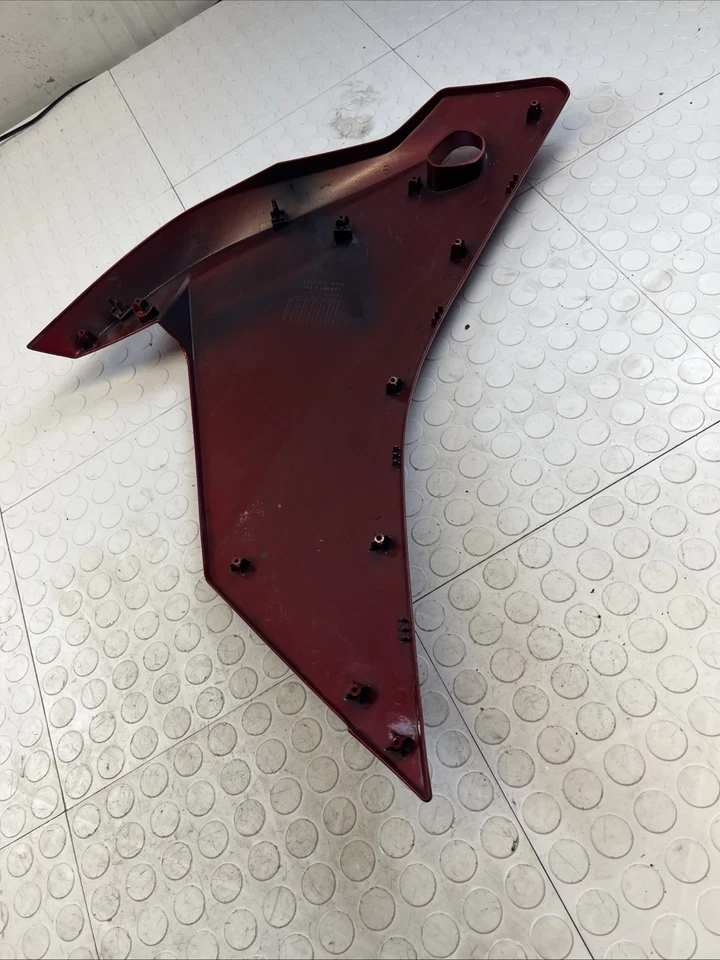 Cubierta de panel de carenado izquierdo Honda CBR250R ROJO 2012 modelo arañazos OEM Foto 3 de 4