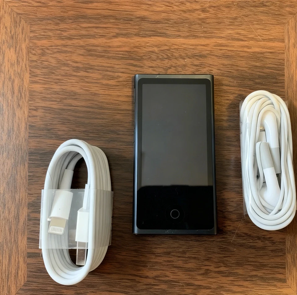 🎁🎁Apple iPod Nano 7th Generation 16GB All Colors Vintage MP3 Players🎁🎁 - Image 2 of 4