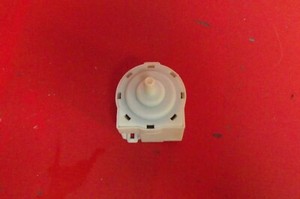 Waschmaschine HOTPOINT WMXTF942GUK.R DRUCKSCHALTER