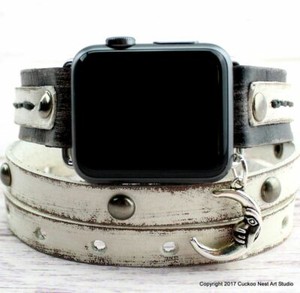 charm apple watch