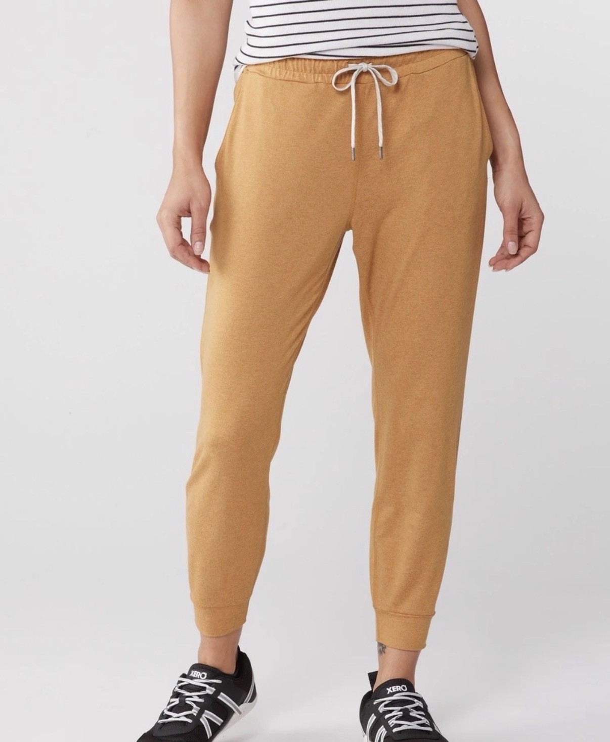 Vuori Womens Sz Large Performance Joggers Mustard Pockets Drawstring Dreamknit