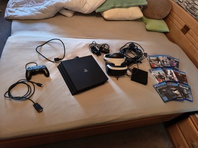 Sony PlayStation 4 Pro 1TB Schwarz PAL Konsole mit 3 Controllern & Spielen