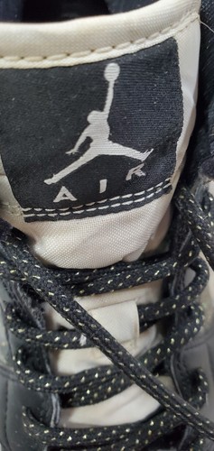 Nike Black/Gold Hi Top Air Jordan 7Y - Bild 3 von 8