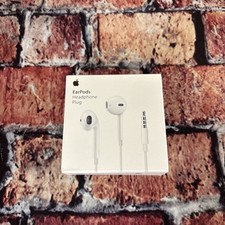 Genuine Apple EarPods with Remote and Mic MD827LL/A 3.5MM Sealed In Retail Box