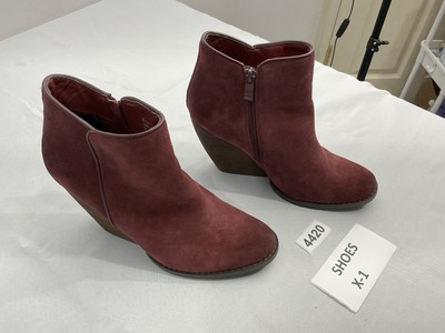 Womans Very Volatile Block Wedge Heel Bootie 7.5 Maroon Suede Side Zip