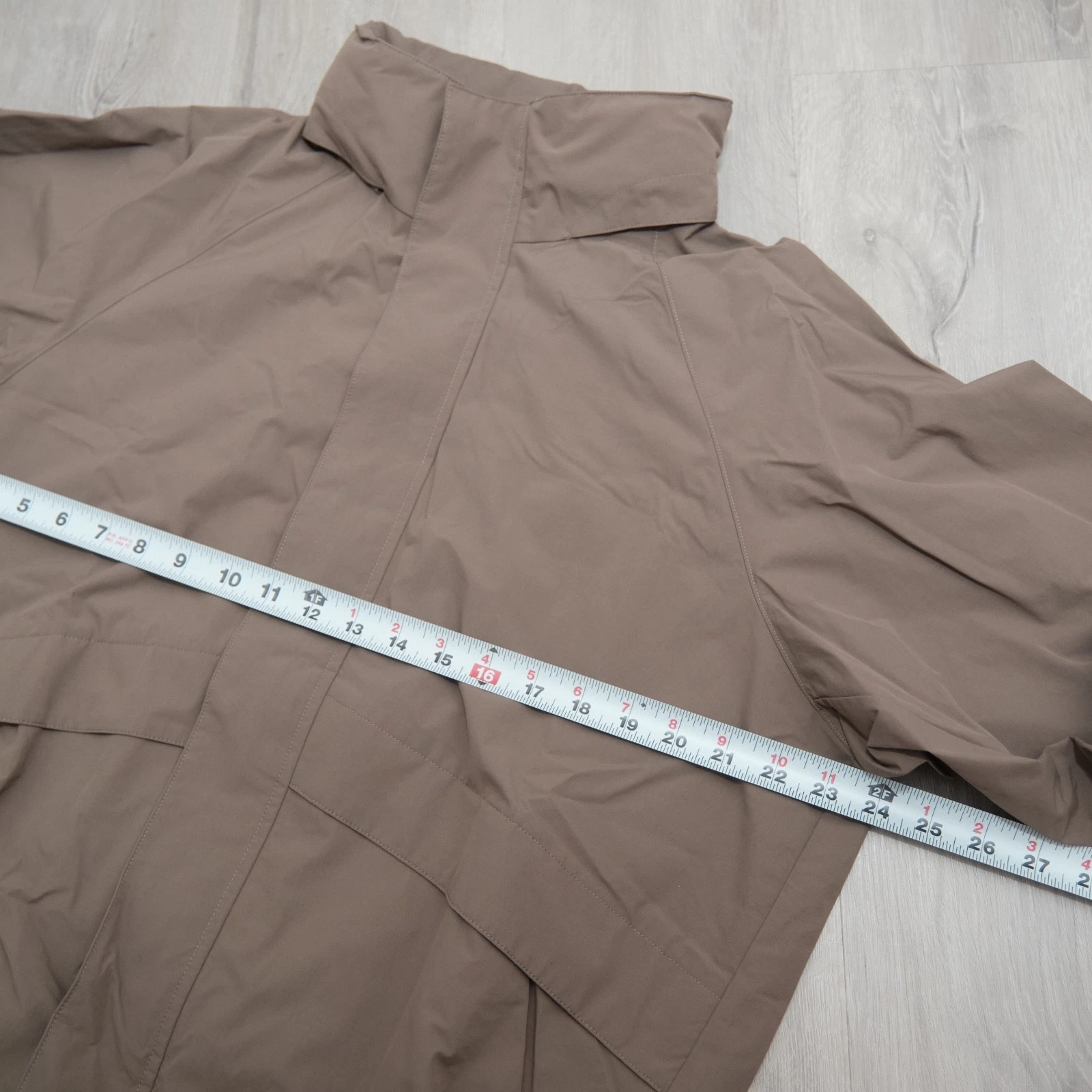Uniqlo U Men's Lightweight Utility Windbreaker Jacket Taupe Brown Size M image 4