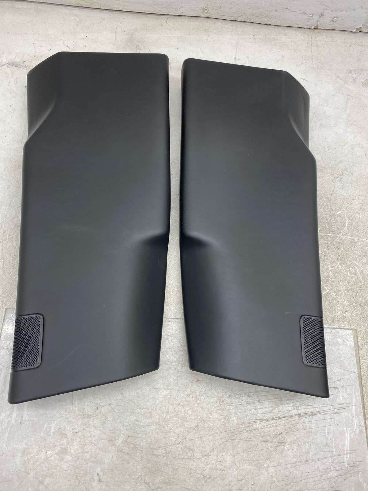 2015-2020 BENTLEY BENTAYGA OEM RIGHT LEFT MIDDLE B-PILLAR TRIM PANEL SET x2