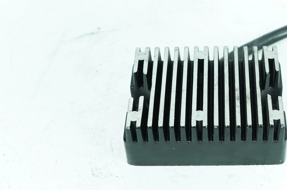 1980 Harley Sportster XLH883 OEM Voltage Regulator Rectifier - Image 3 of 4