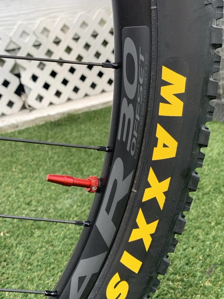 Santa Cruz Tallboy MTB, i9 Hubs, XT Groupset, SRAM Code RSC Medium Upgrades Bike - Image 4 of 4