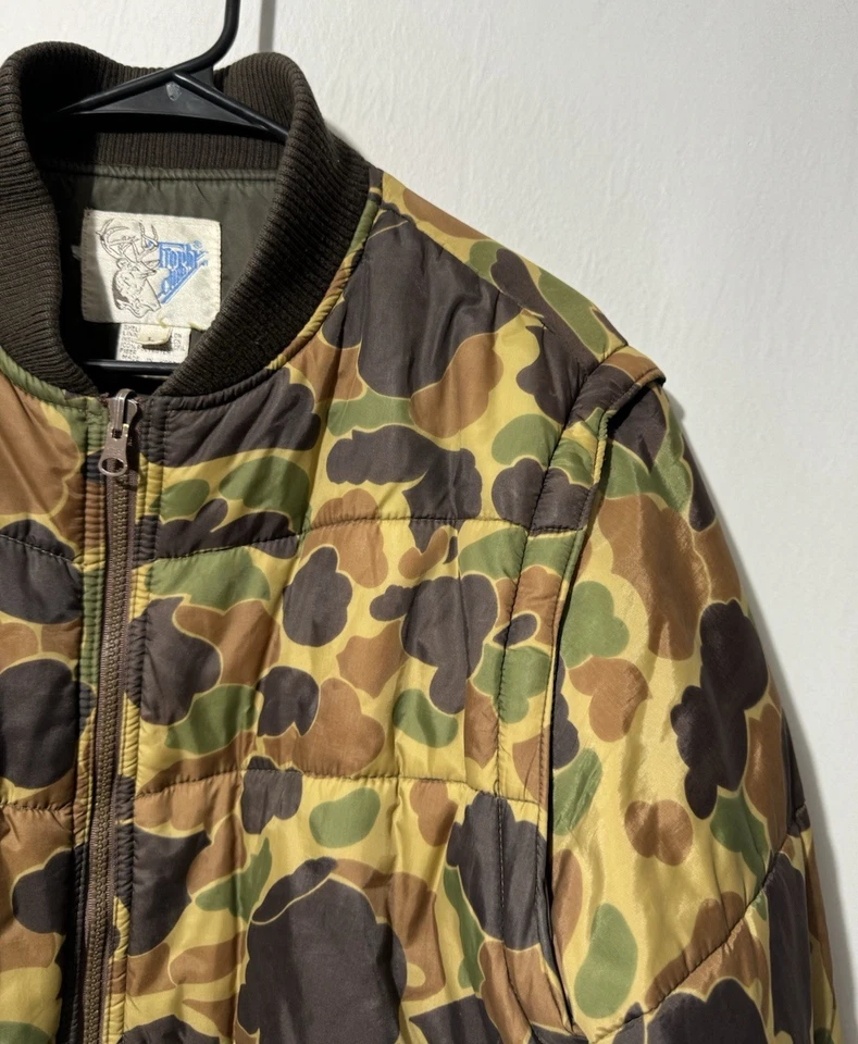 Vtg Duck Camo Insulated Jacket Sz L Goose Down Trophy Club Camouflage Distressed - Image 2 of 4
