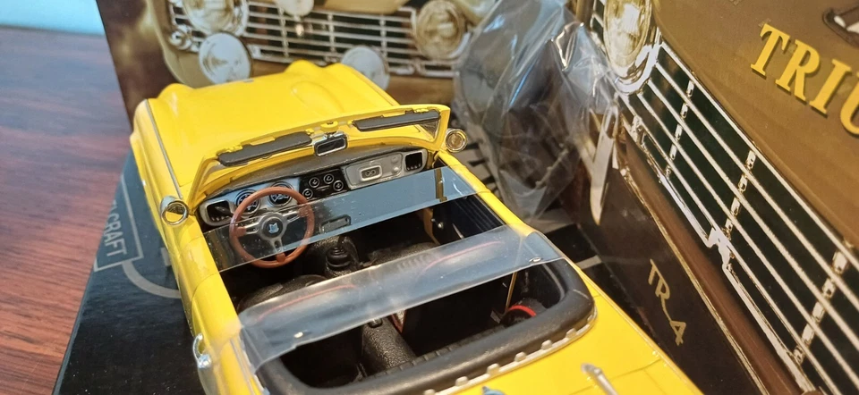 Jadi Triumph TR4 1/18 - Photo 4/4