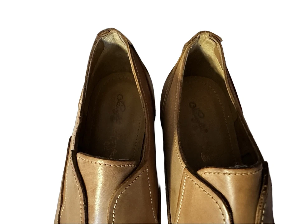 Naughty Monkey Slip Knot Oxford Women's Size 9 Tan Slip On Casual Shoe EUC! - Image 4 of 4