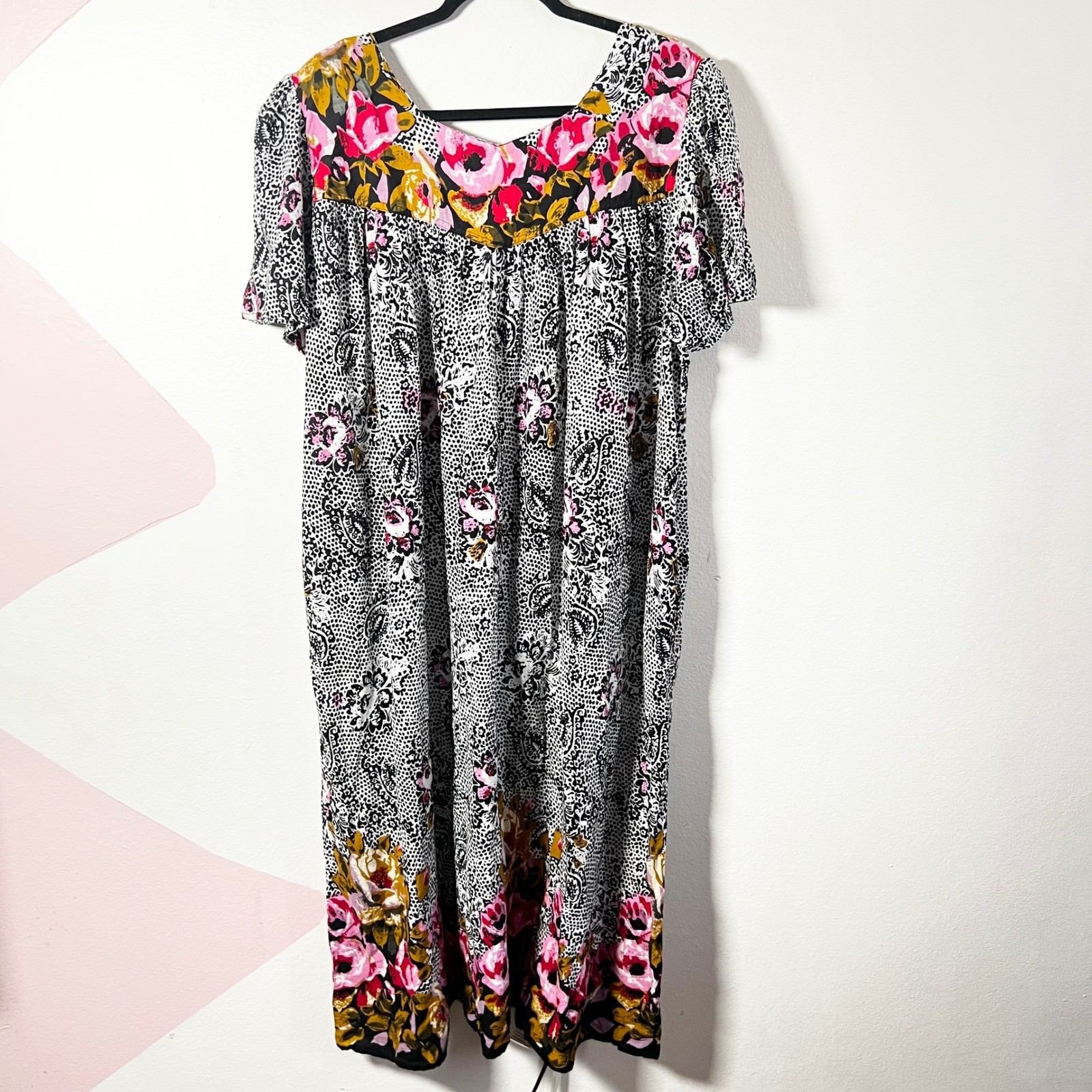 Loungees Floral Boho Muumuu Patio Dress Size 3X Black White Pockets Cotton